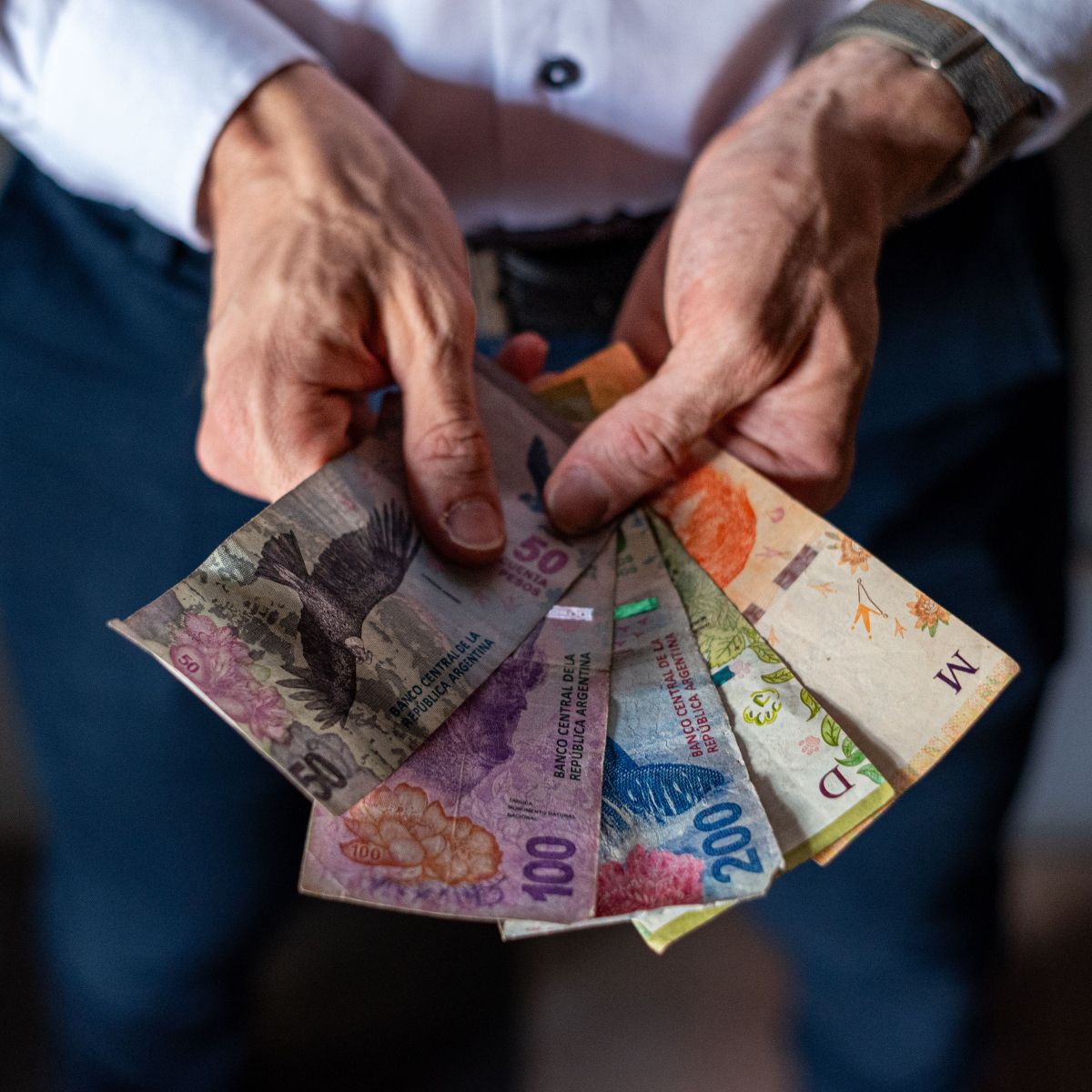 Organização financeira do casal com orçamento e planejamento das despesas